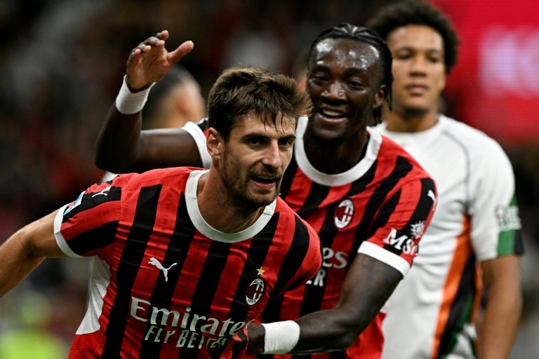 Milan start huge week by destroying Venezia