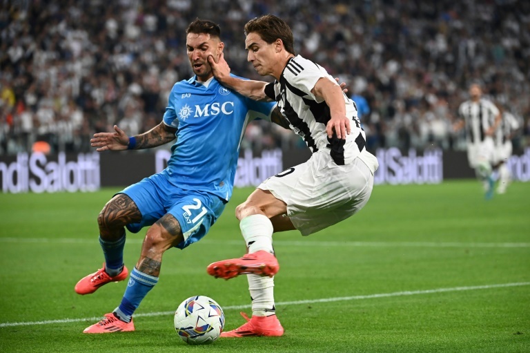 Juve and Napoli play out goalless draw in early Serie A title tussle