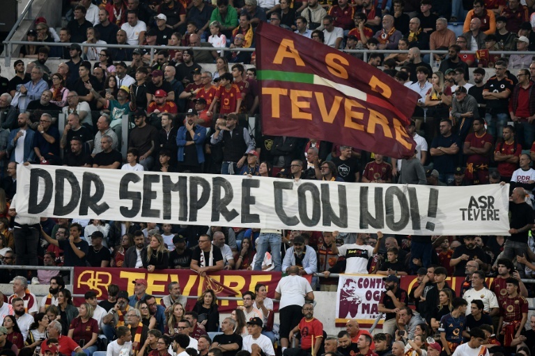 Roma stroll past Udinese as fans protest De Rossi sacking