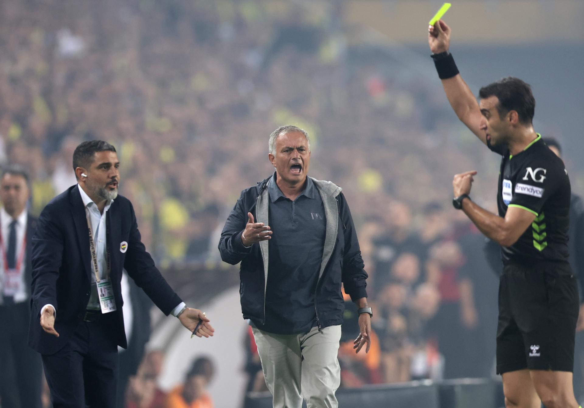 "The crying one" - Jose Mourinho mocked by Galatasaray after derby loss