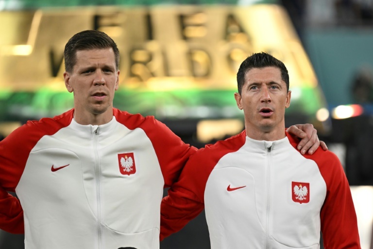 Szczesny told Lewandowski that he wants to be a starter at Barca