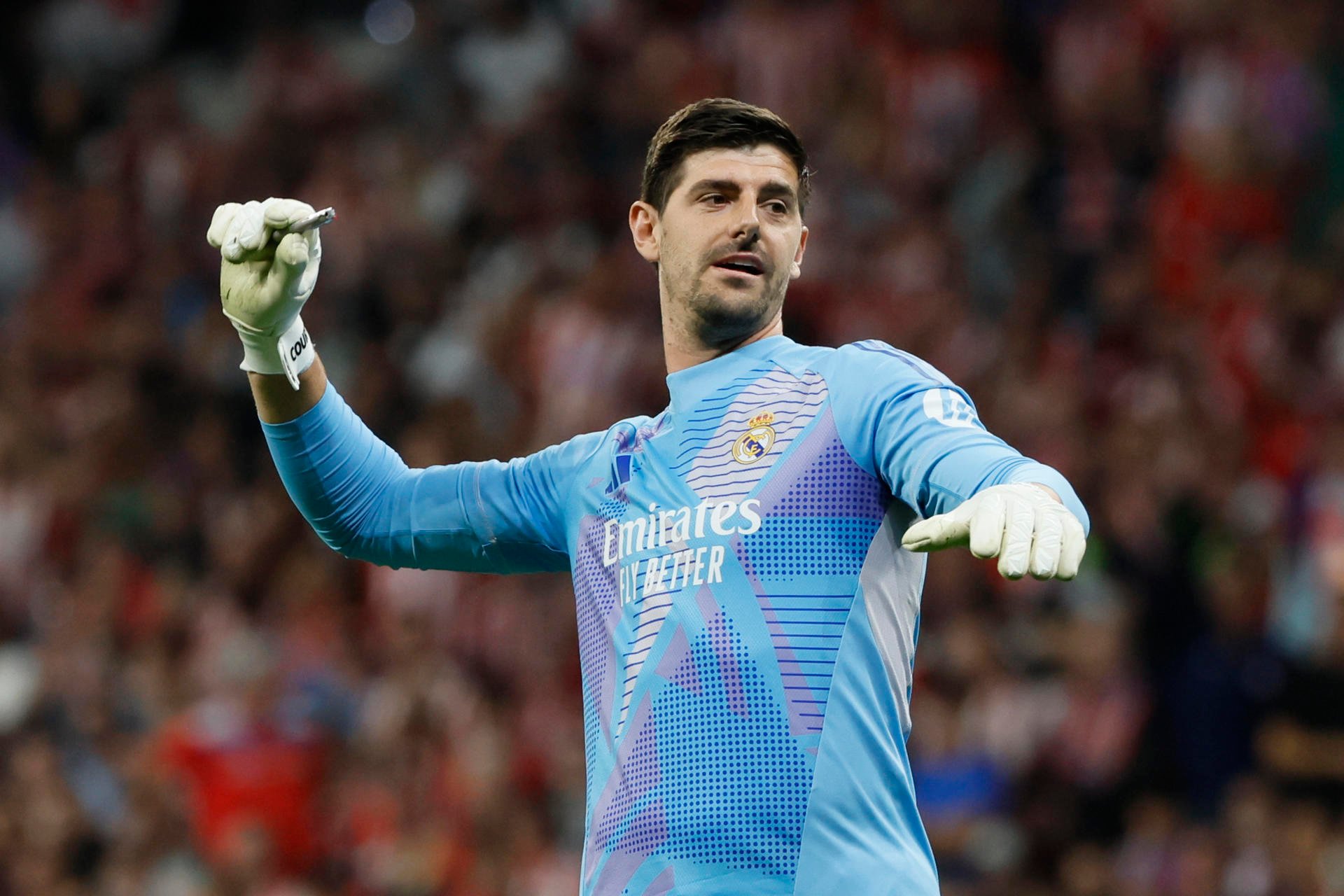 "He will undergo tests" - Ancelotti confirms Courtois' muscle injury