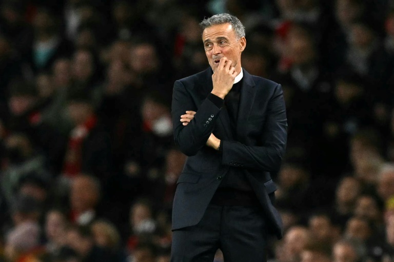 'Imperfect' PSG fighting on all fronts - Luis Enrique