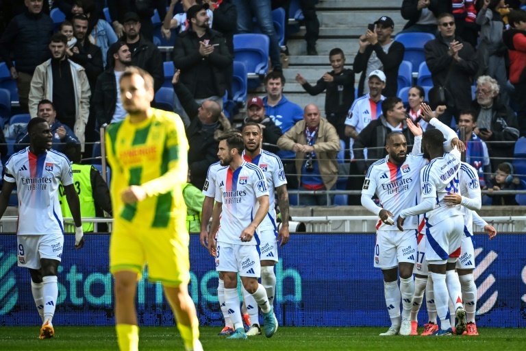 Roaring Lyon continue upward surge in Ligue 1 with 2-0 win