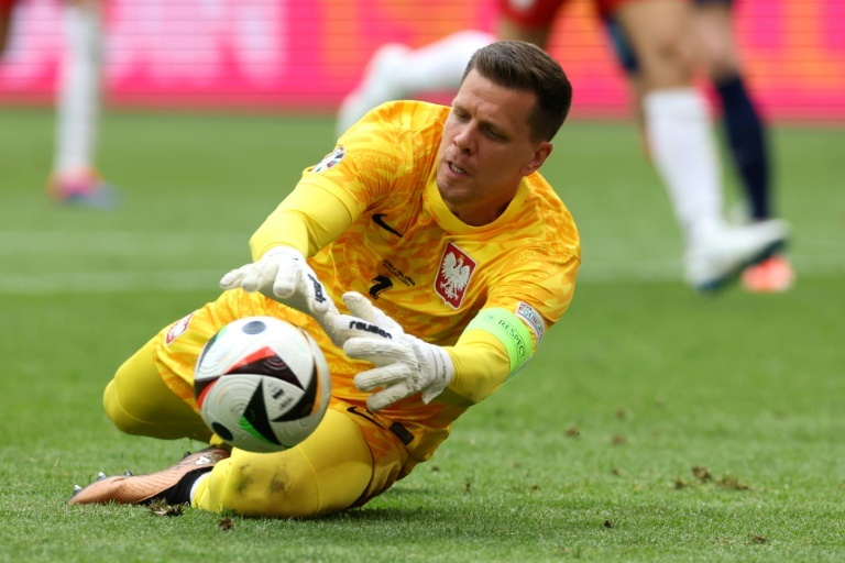 Barca register Szczesny for UCL in place of Ter Stegen