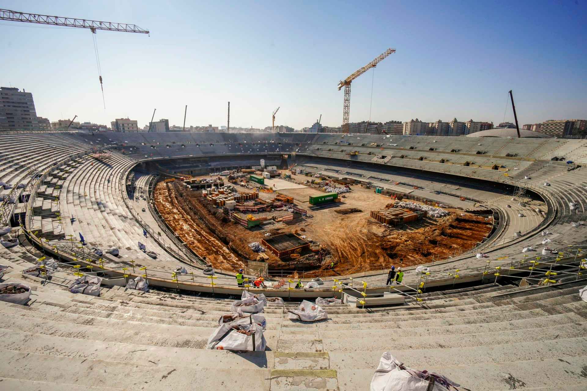 BREAKING: Six workers injured in another brawl at the Camp Nou construction site