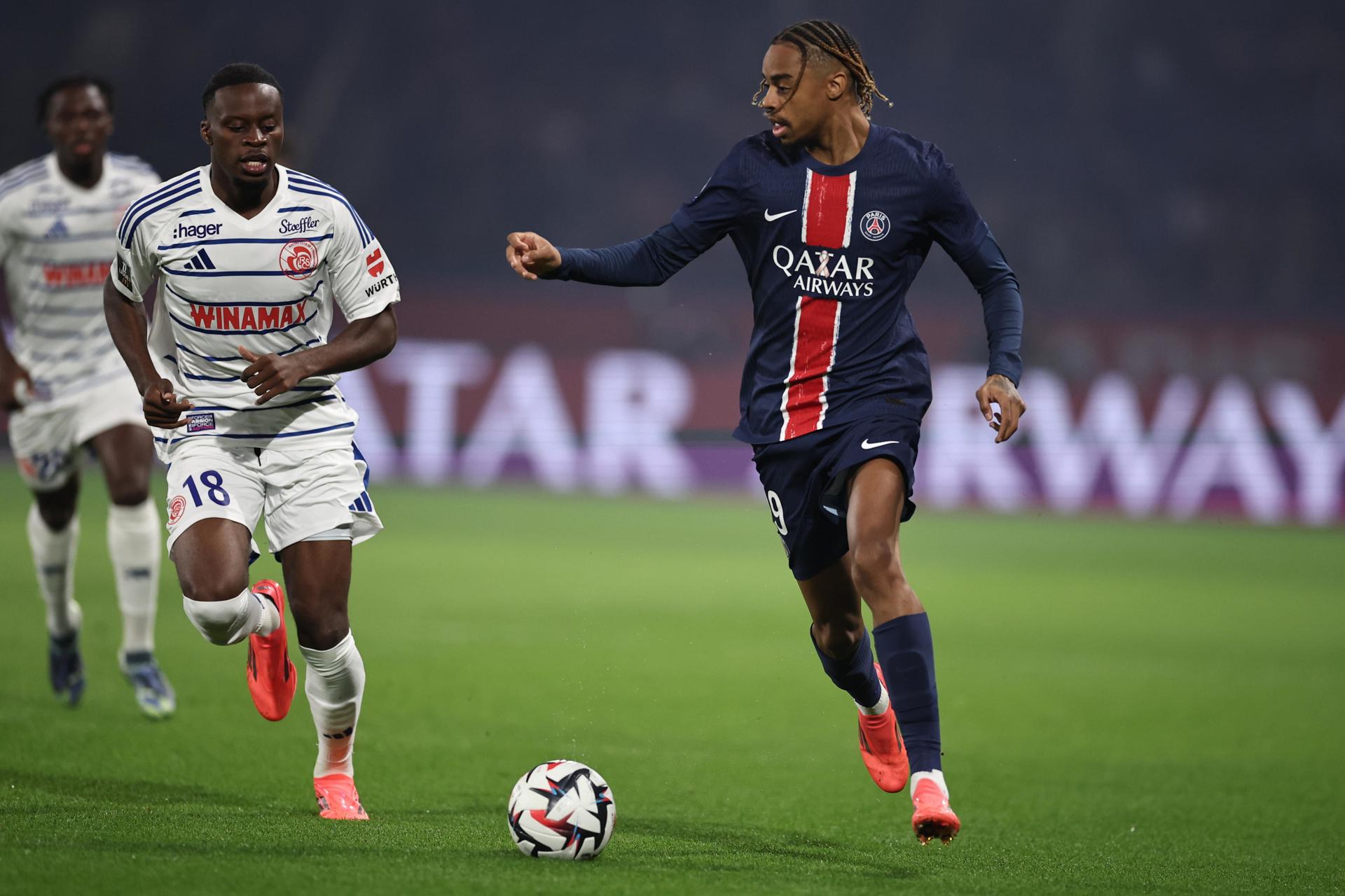 PSG beat Strasbourg to reclaim Ligue 1 lead