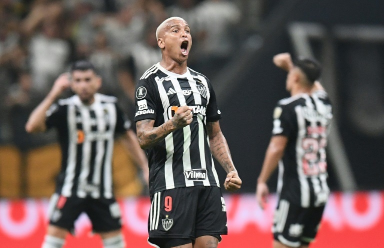 Deyverson brace gives Atletico Mineiro upper hand over River Plate