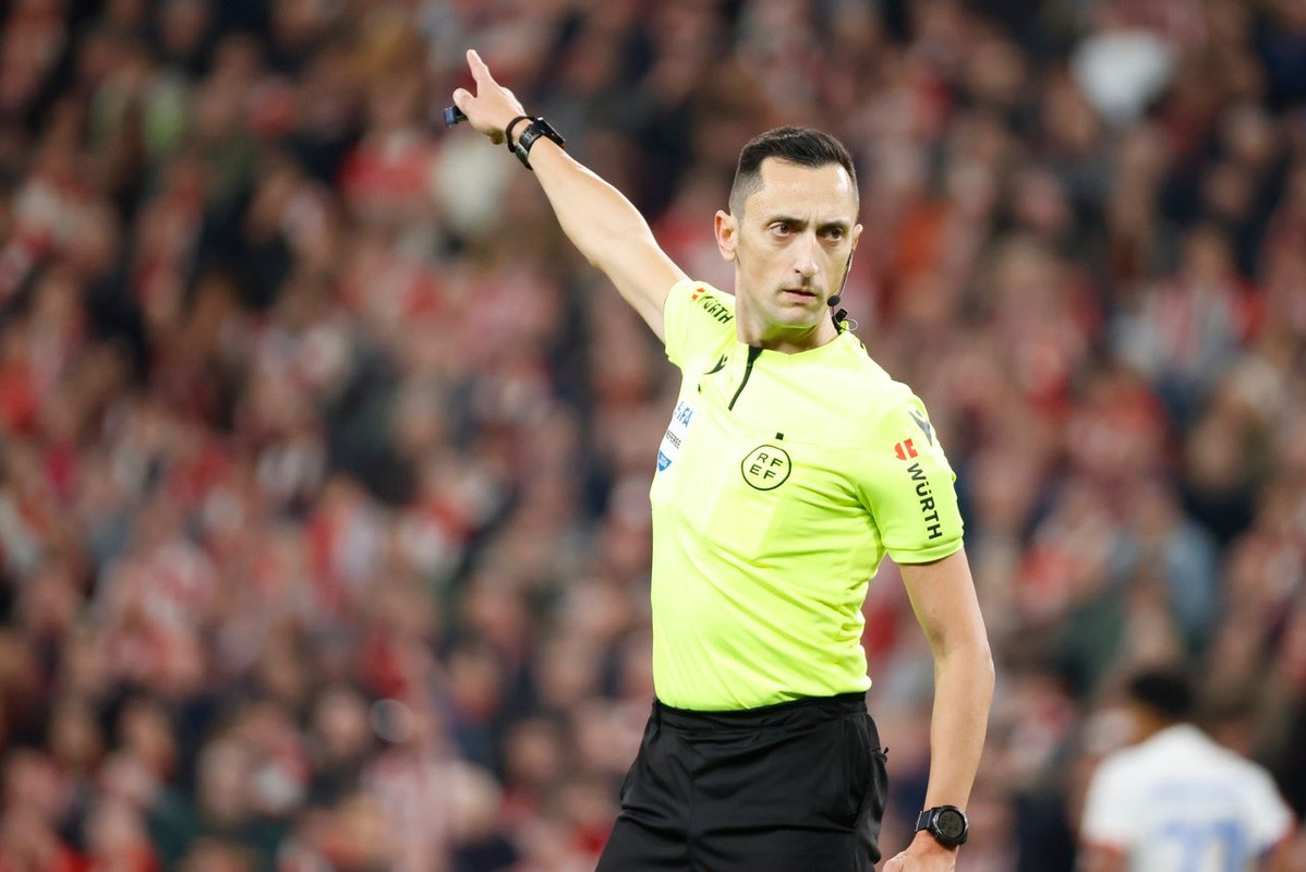 OFFICIAL: Sanchez Martinez appointed to referee 'El Clasico'