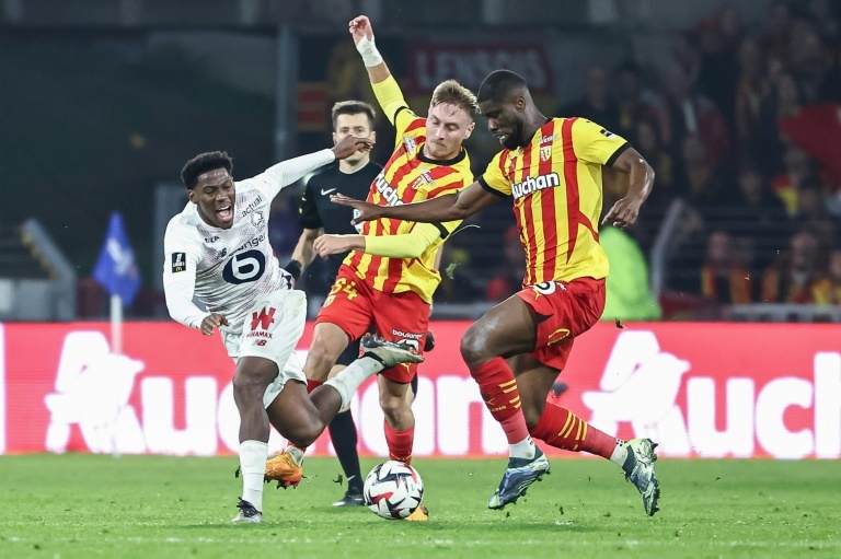 Lille score twice deep in stoppage-time to beat Lens, Brest win