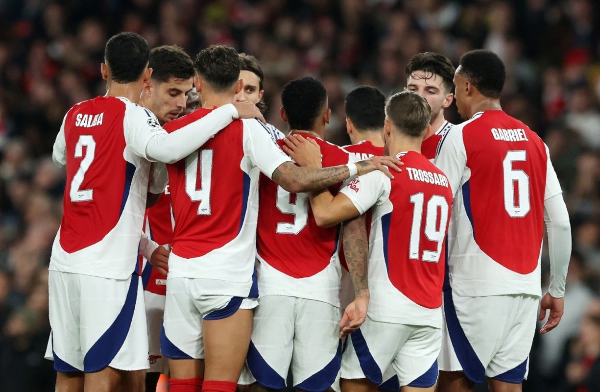 Salah holds Arsenal to draw at Emirates as title race heats up