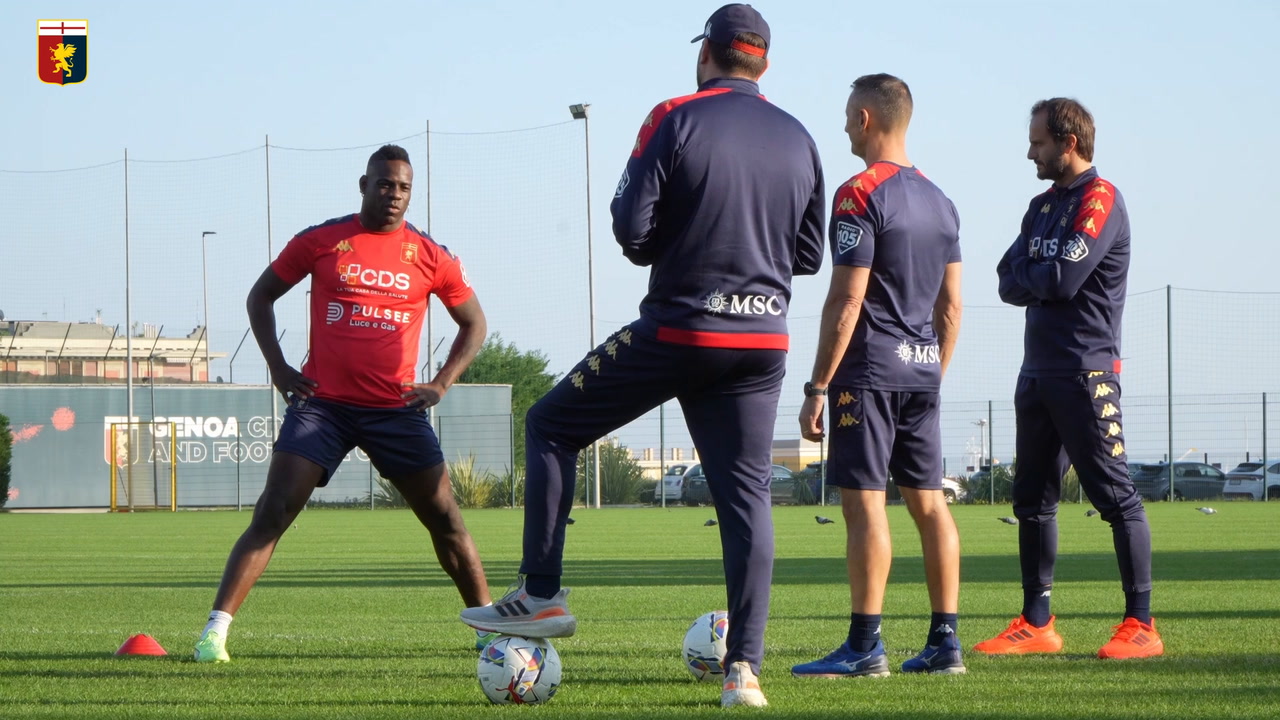 VIDEO: Balotelli's first training session at Genoa