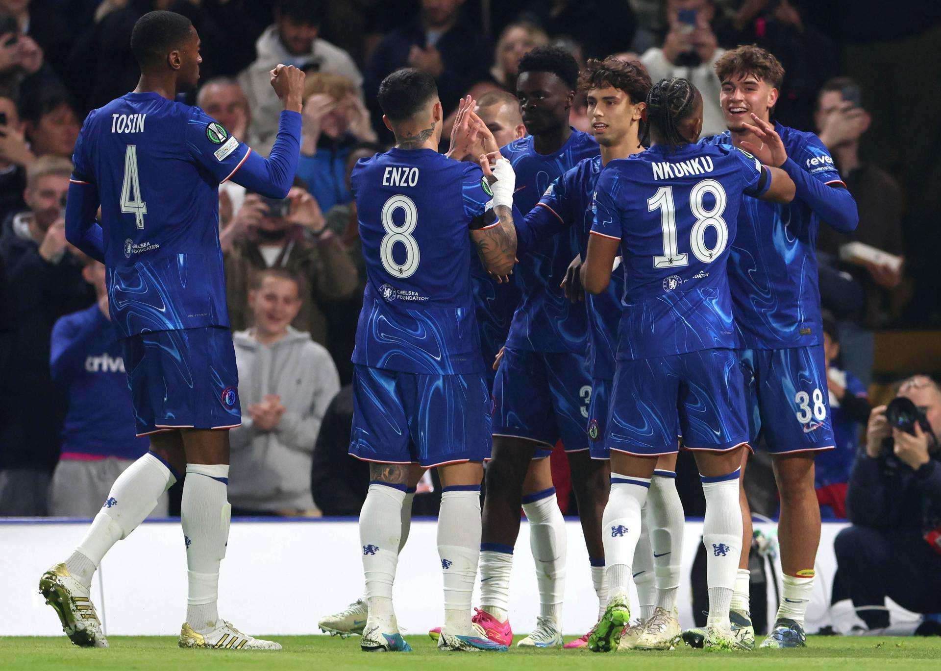 Chelsea and Arsenal share points after hard-fought battle at the Bridge