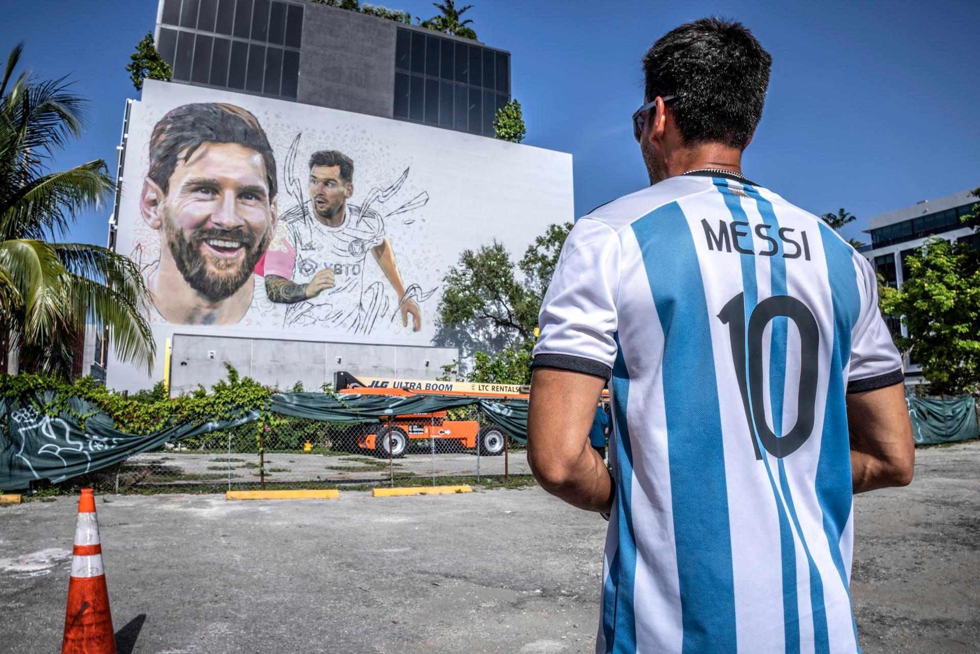 Fans with Messi or Argentina jerseys not allowed to attend Paraguay v Argentina clash