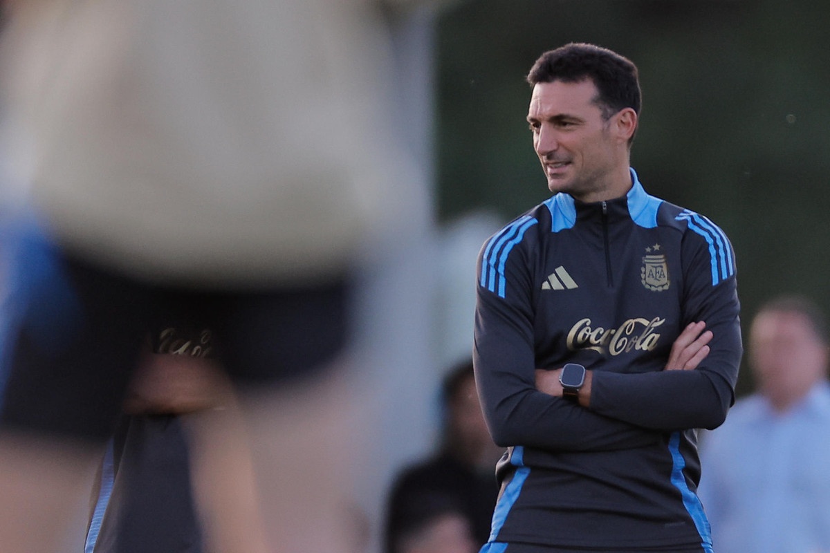 “For the sake of football, let it never happen again” - Scaloni hits out at streamer debut