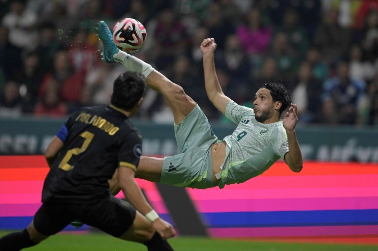 Mexico fight back to join Canada in Nations League semis