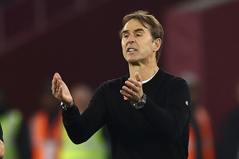 Lopetegui refuses to buckle as West Ham pressure mounts