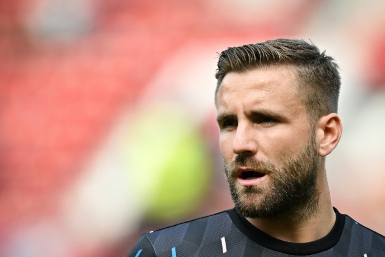 Amorim hails Shaw amid rumours of signing new left-back