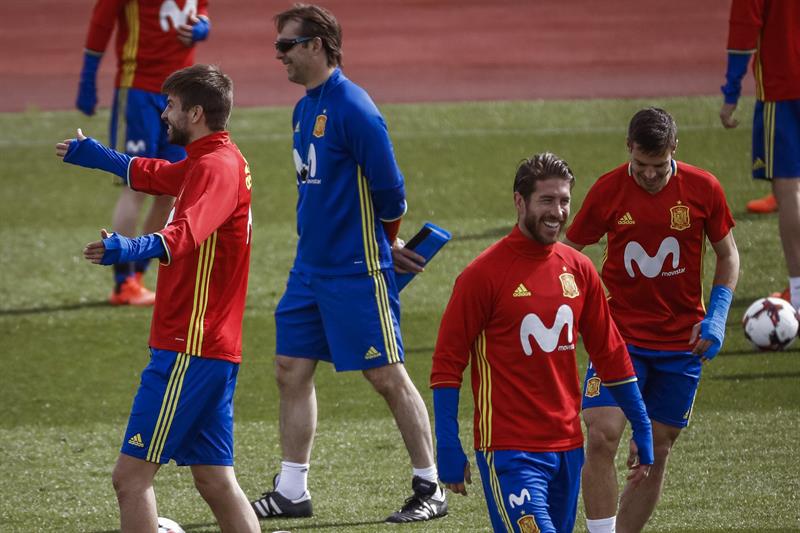 Spain's Ramos and Lopetegui asked Pique to apologise for supporting Catalonia referendum