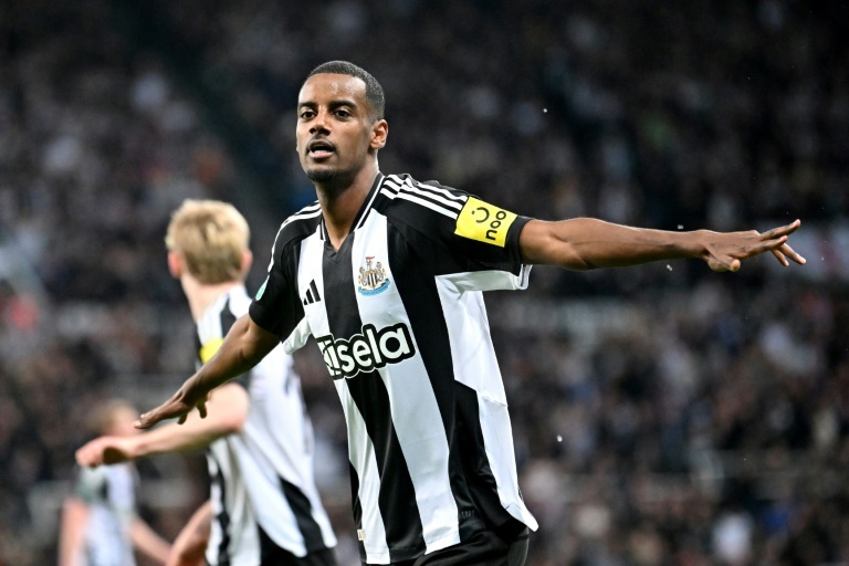 Newcastle to demand £115m from Chelsea or Arsenal for Isak