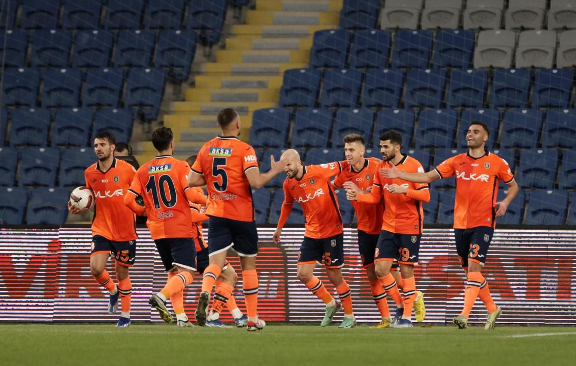 Istanbul Basaksehir go winless for two months as Piatek resurgence is halted