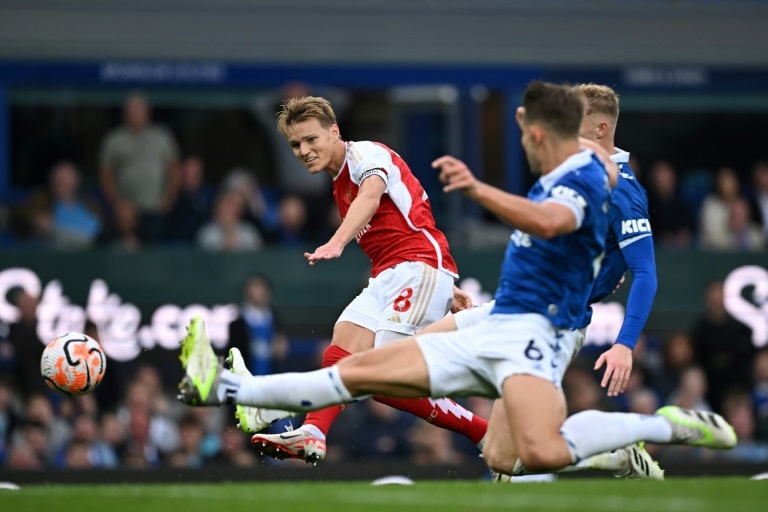 LIVE: Arsenal v Everton