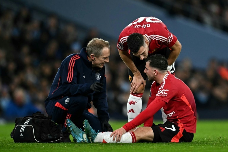 Man Utd's Mount out for 'several weeks' as injury woes return