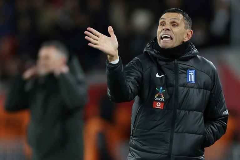 Gus Poyet appointed manager at South Korean side Jeonbuk