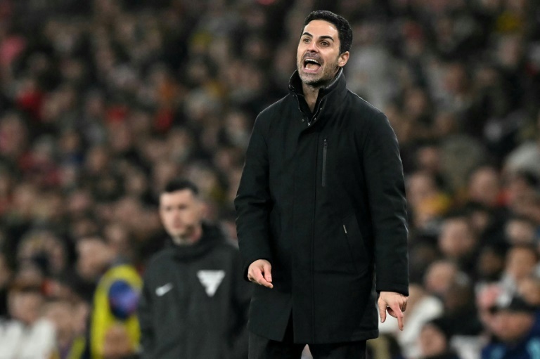 Arteta urges Arsenal to hammer away in title race