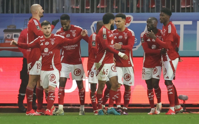 Lyon suffer defear at Brest in Ligue 1