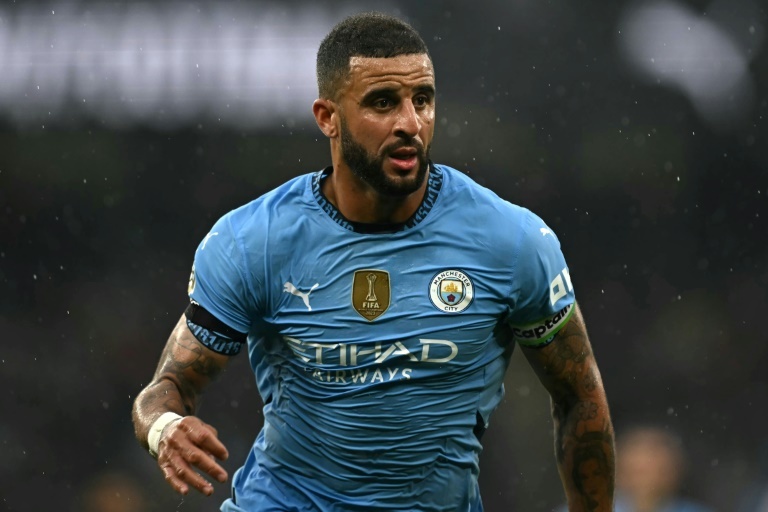 City captain Walker in talks with AC Milan for January move