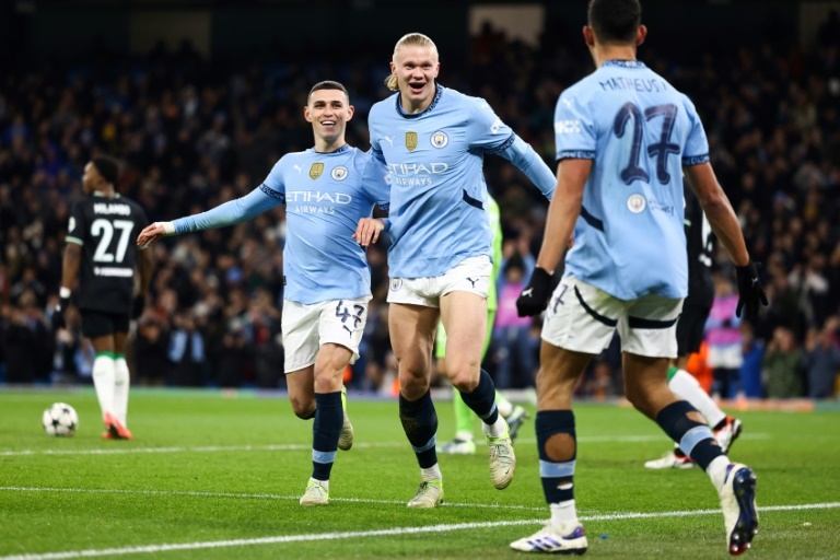 Man City strike six past Ipswich to move into top-four