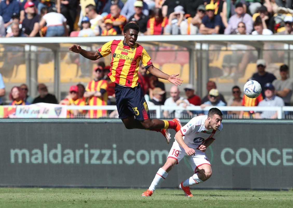 Man United eye Lecce defender Dorgu for Amorim system