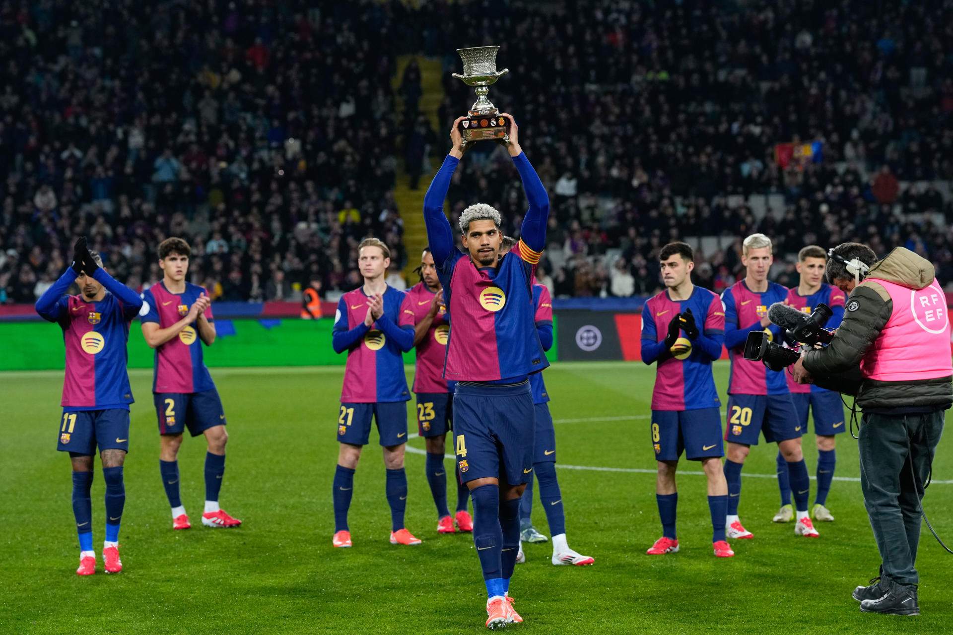 Barca considering playing next 'Clásico' in major European stadium outside of Spain