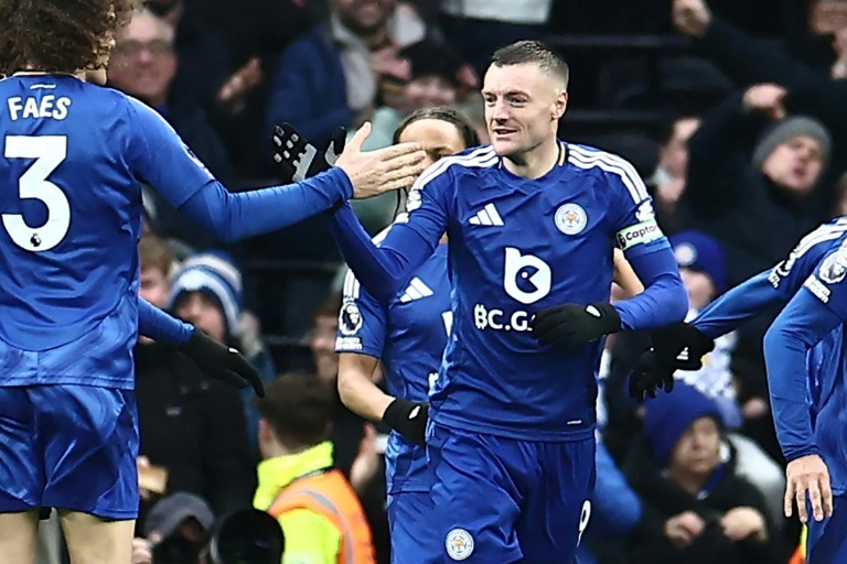 Leicester stun struggling Spurs, Brentford sink Palace