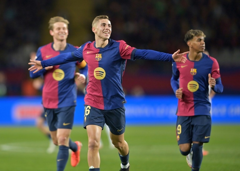 Barcelona shred miserable Valencia to restore La Liga shine