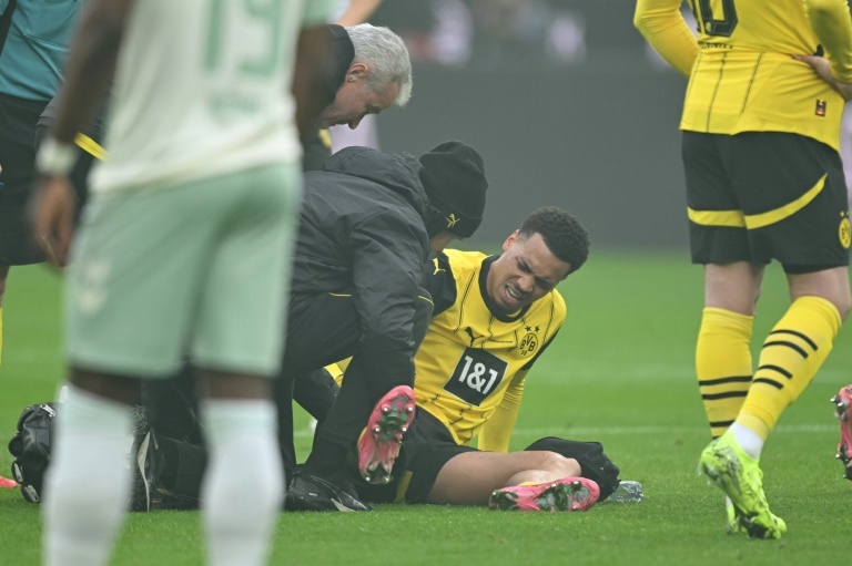 Dortmund midfielder Nmecha sidelined for 'weeks' with knee injury