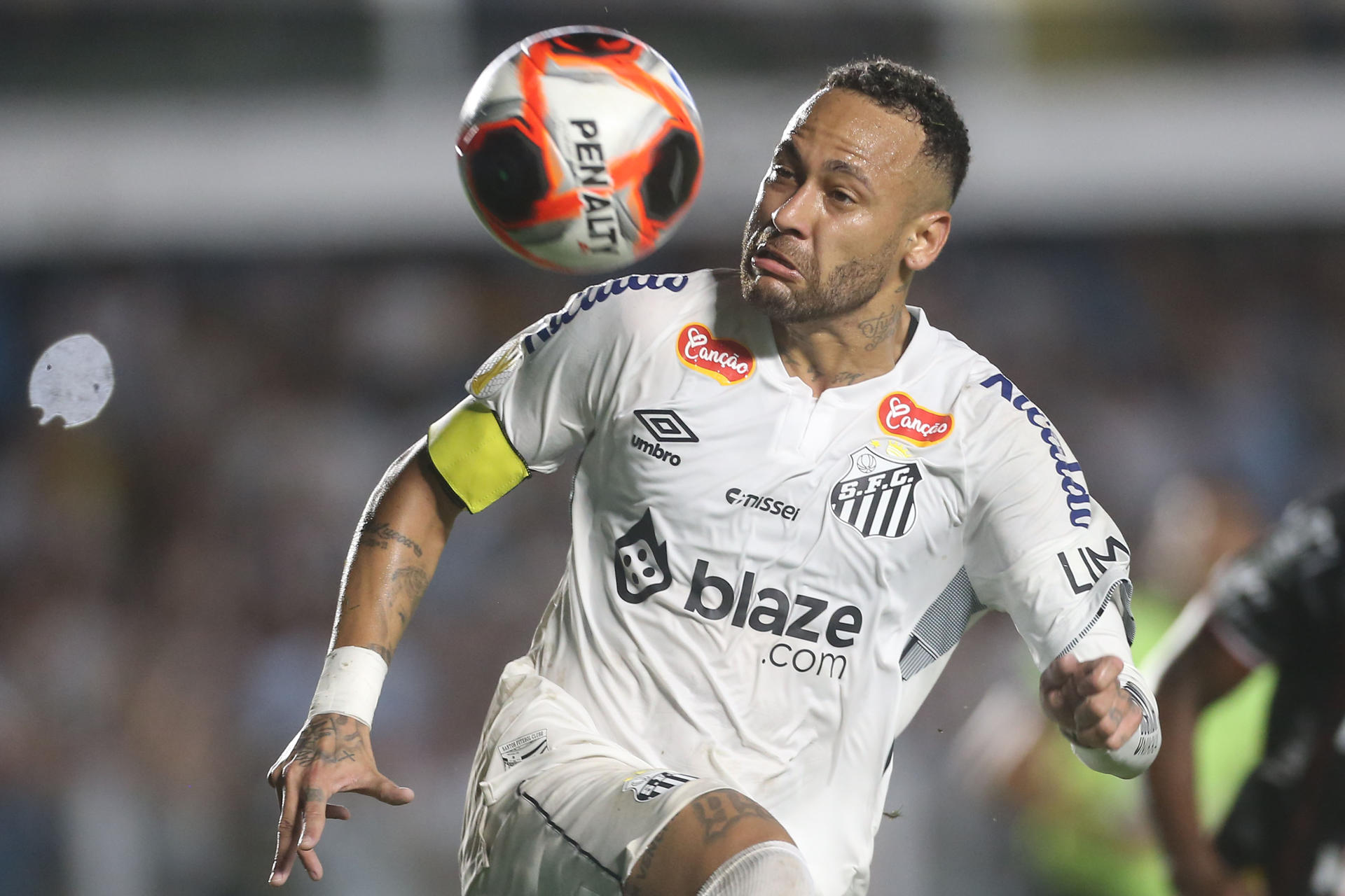 "It is very bad, it should be better" - Neymar criticises Brazilian championship ball