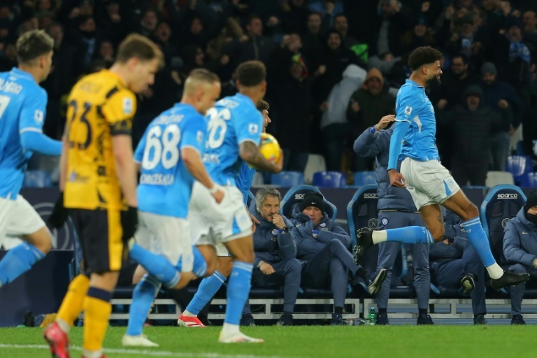 Billing saves Napoli in draw with Serie A title rivals Inter