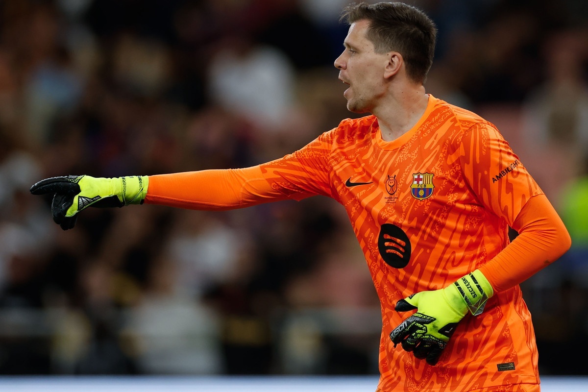 Szczesny hints at Barcelona stay as he is 'open to everything'