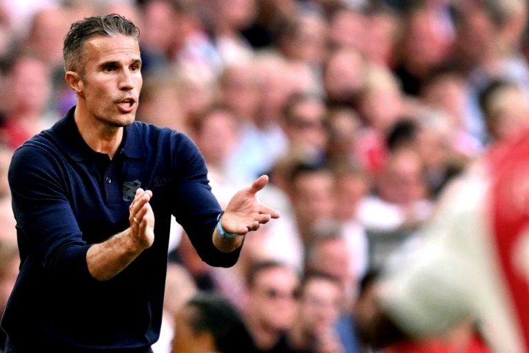 Van Persie: "It's my first time in the UCL as manager, I can't wait"