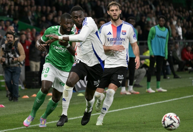 French monuments in trouble while PSG prepare for UCL final