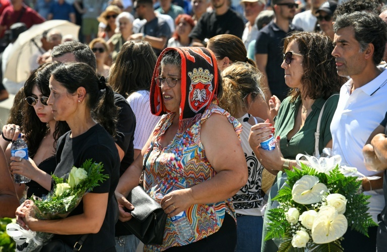 Dozens pay tribute to Liverpool star Diogo Jota in Portugal