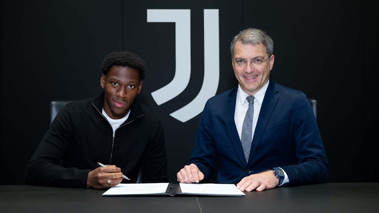 Jonathan David completes move to Juventus