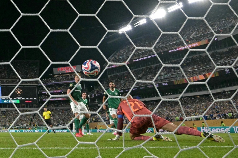 Chelsea edge Palmeiras to reach Club World Cup semis