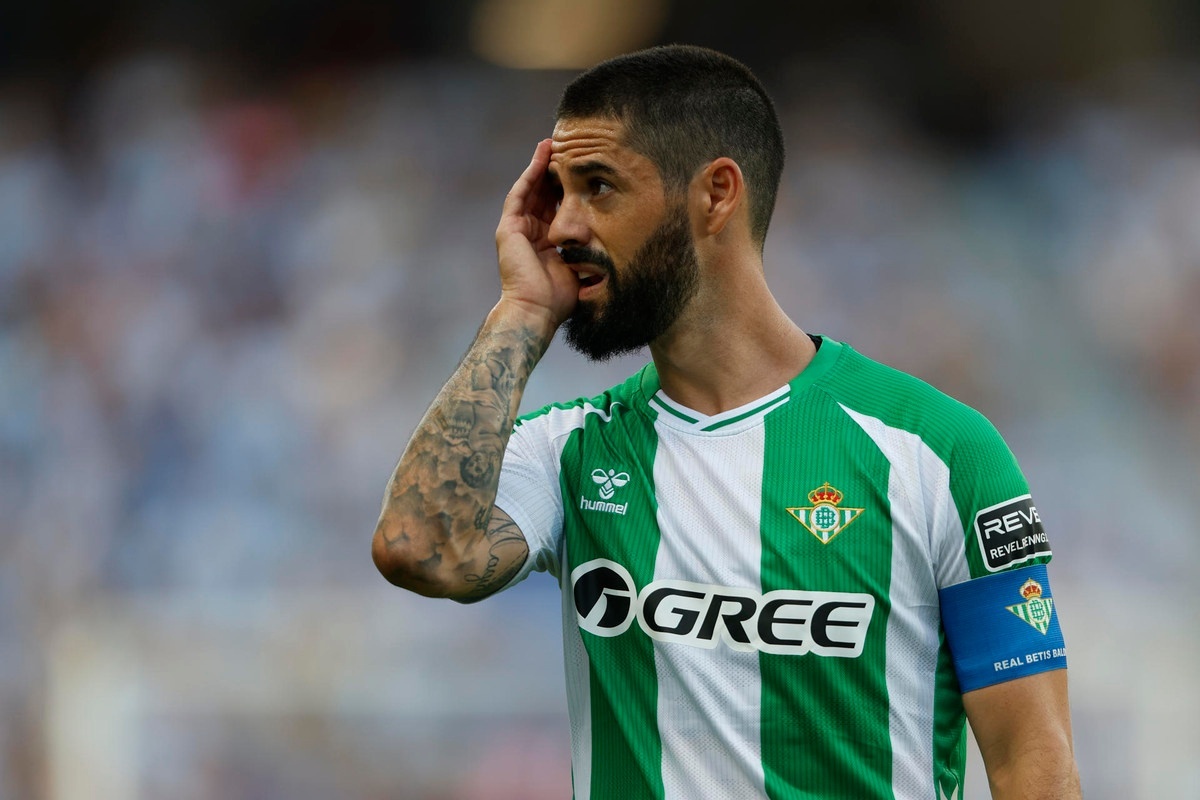 Isco set for up to three months out after fibula fracture
