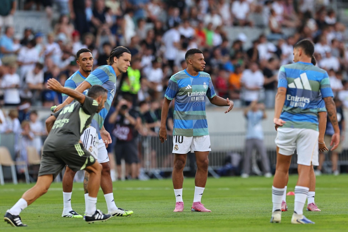 Valverde boost for Real Madrid as Xabi Alonso confirms four absentees