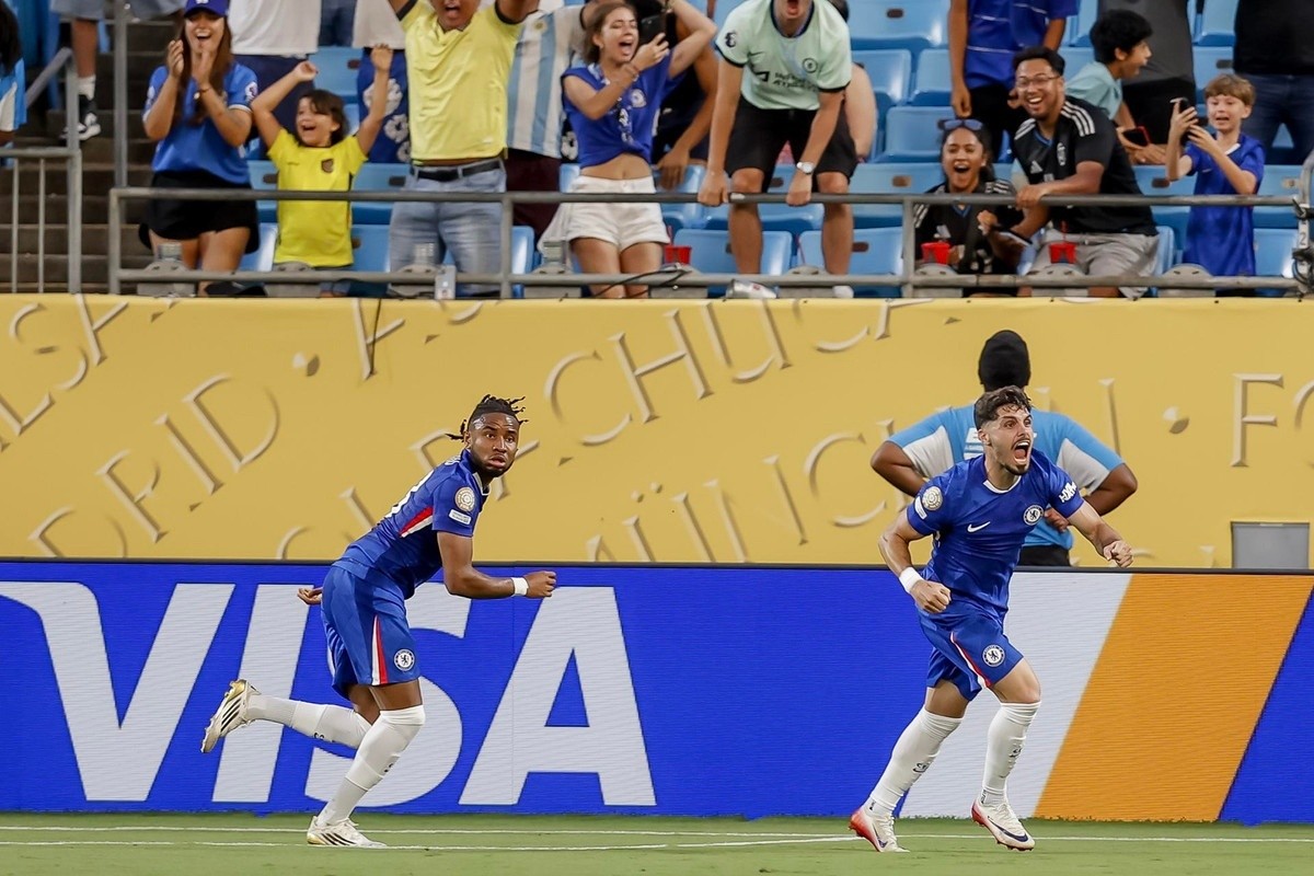 Chelsea struggle to agree Nkunku terms amid Jackson discussions