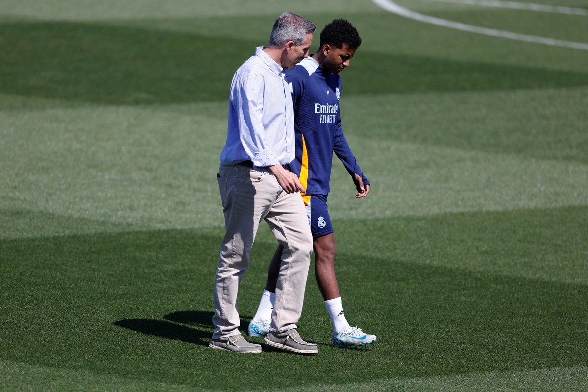 Rodrygo takes centre stage in Real Madrid training session