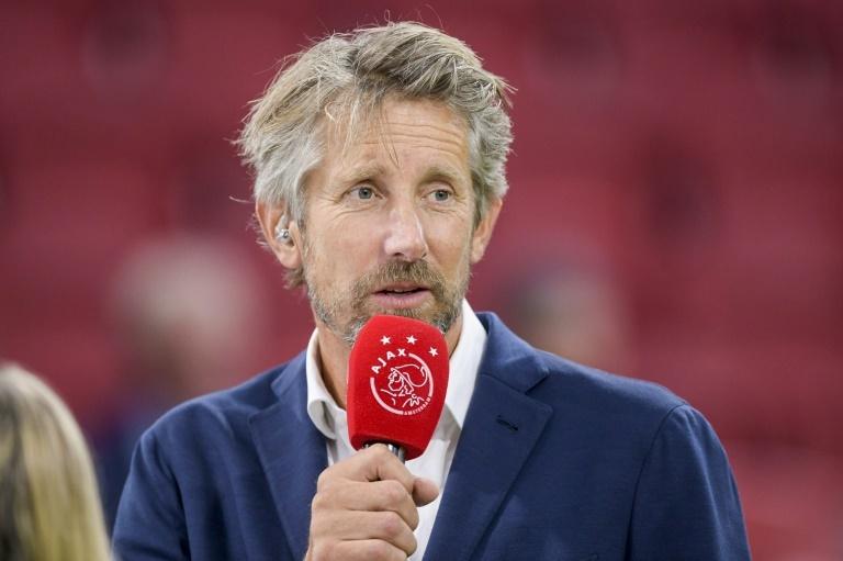 Man Utd want Van der Sar as sporting director